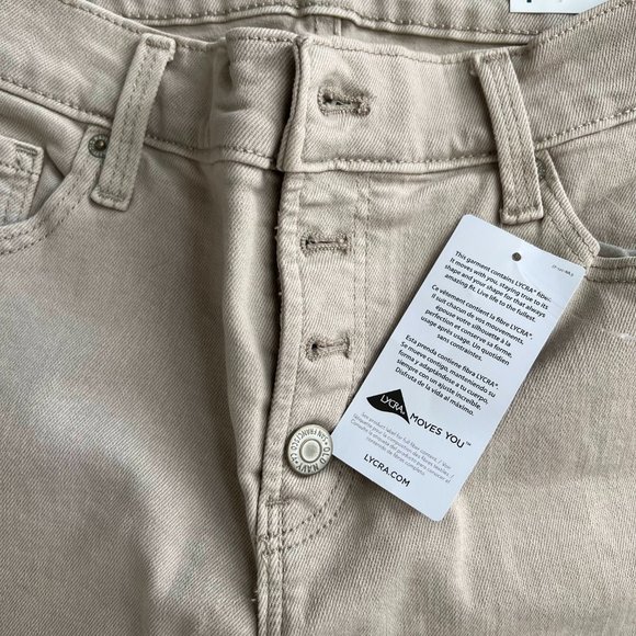 Old Navy Women's Boyfriend Jeans in Light Tan - Picture 4 of 5
